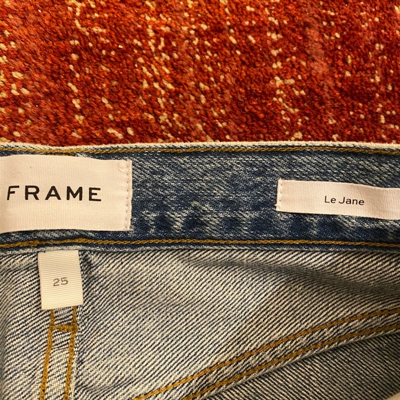 NWT Frame Le Jane straight leg Studebaker jeans 25 
$268 - Picture 10 of 10